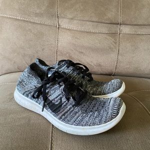 Youth Nike sneakers size 4.5